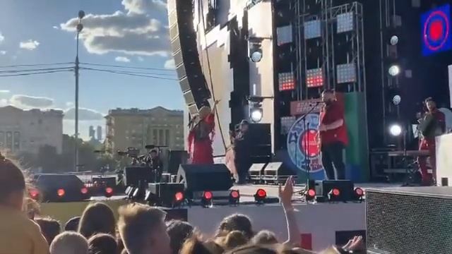 А молодежь-то песенки знает - Пелагея смотреть онлайн