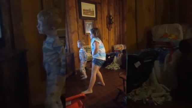 Git up Dance. I do not own the rights to this song смотреть онлайн