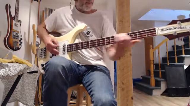 Rickenbacker 4001CS Yes Long distance смотреть онлайн