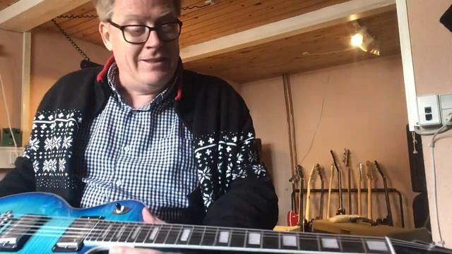 Unboxing Les Paul - New guitar day :)) смотреть онлайн