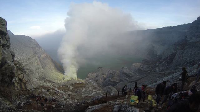 Trips to East Java, bromo and ijen volcano (путешествие по Восточной Яве, вулканы Бромо и Иджен) смотреть онлайн
