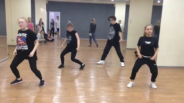 Танцы для начинающих/// легкая хореография \\\ хип-хоп для начинающих #dance #танцы #рек #хипхоп смотреть онлайн