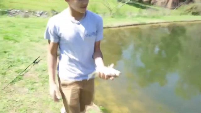 CRAZY 2v2 Fishing CHALLENGE!!! (Loser Eats Sardines) смотреть онлайн