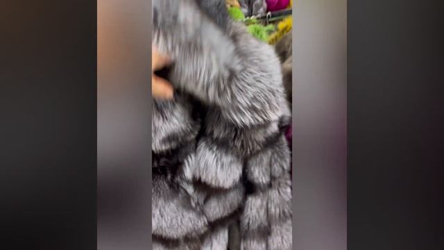 686 Новинки шуб из чернобурки, пуховиков и пальто со склада в Дубну Меховой на Тверской смотреть онлайн