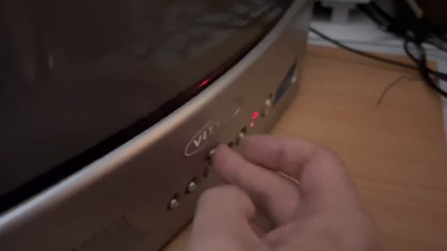 ФЛЕШКА в ТЕЛЕВИЗОРЕ.Что она там делает? А если ее убрать? смотреть онлайн