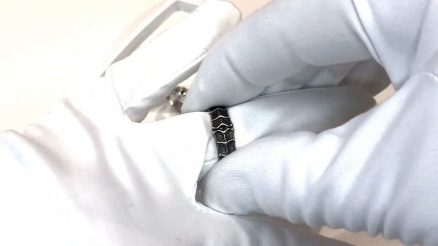 Необычные обручальные кольца с черным бриллиантом REPTILE смотреть онлайн