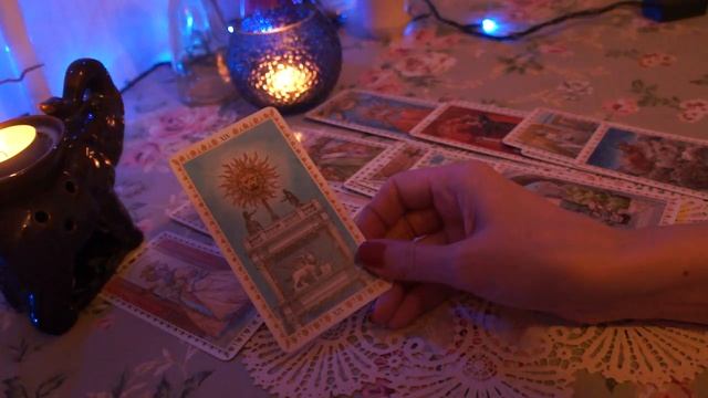 Расклад для Мужчин - Изменяет ли вам ваша Девушка? Он-лайн расклад смотреть онлайн