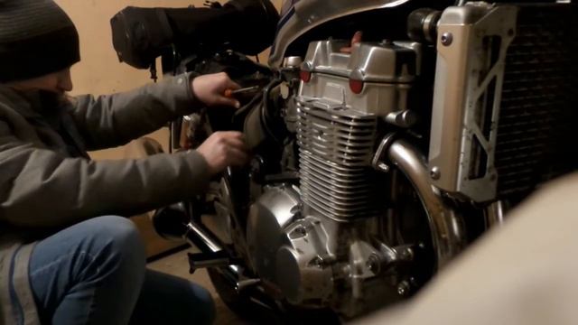 HONDA CB1300SF Первый запуск после зимовки смотреть онлайн