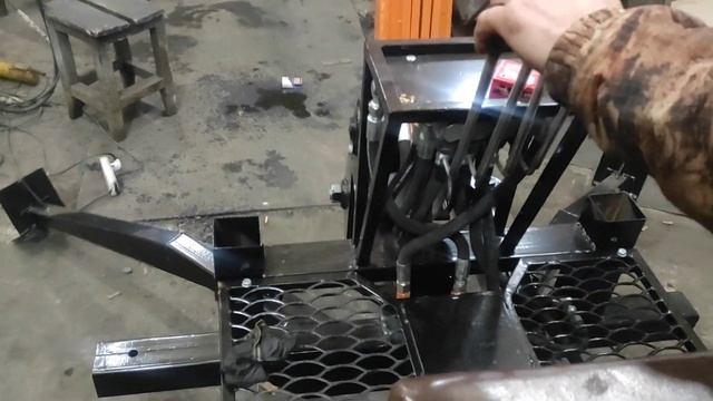 Пробный запуск МИНИ-ЭКСКАВАТОРА после сборки! смотреть онлайн