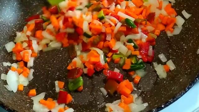 Сливочный суп с курицей,брокколи и рисом. смотреть онлайн