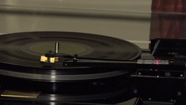 War Pigs - Black Sabbath - Sansui au 9500 - Mirage M-1si loudspeakers смотреть онлайн
