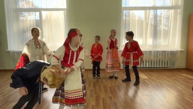Фольклорный ансамбль "Вербочка" - В огороде бел козёл смотреть онлайн