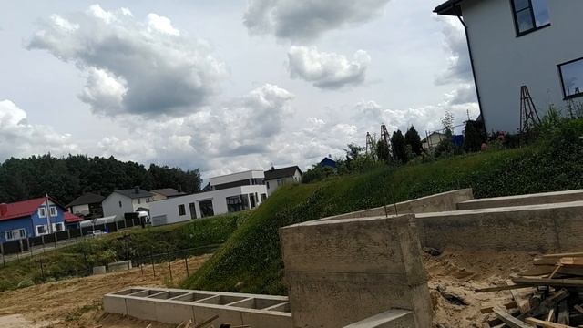 Подпорная стена и заезд для машины . смотреть онлайн