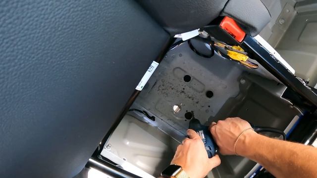 Не дам другу замерзнуть. Установка печки. Дальнобой по США. Работа на спринтере. смотреть онлайн
