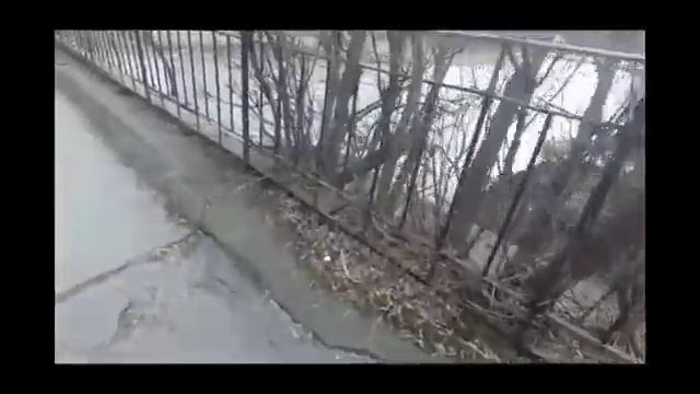 Ржавые мосты показали на видео жители Владикавказа, 1.06.2018 смотреть онлайн