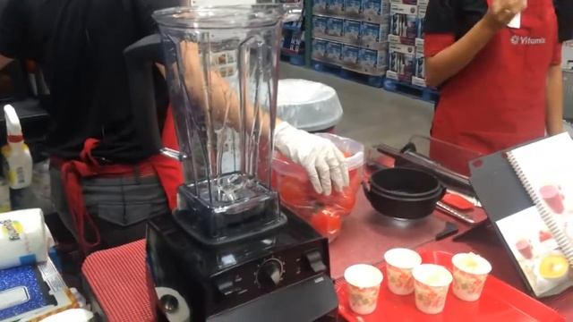 Vitamix 5200 Blender Great Demo & Recipes!! смотреть онлайн