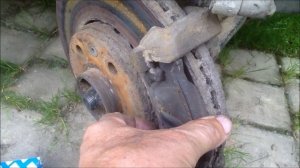 Рено Дастер 2 л. Замена передних тормозных  колодок.  Дополнение.