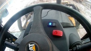 CAT 428E обзор кабины