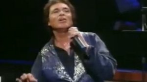 Энгельберт Хампердинк - "Тень твоей улыбки"(Engelbert Humperdinck - "The shadow of your smile live"