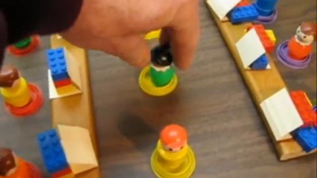 Friendly Chemistry: The Communication Game смотреть онлайн