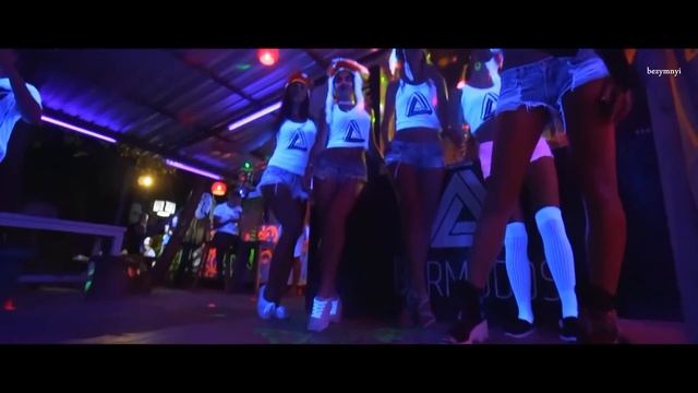 Allure Rezack: EA7 - Любить друзьям нельзя (Remix) смотреть онлайн