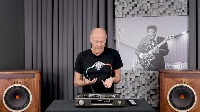 Arcam SA10 Integrated Amplifier Overview w/ Upscale Audio's Kevin Deal смотреть онлайн