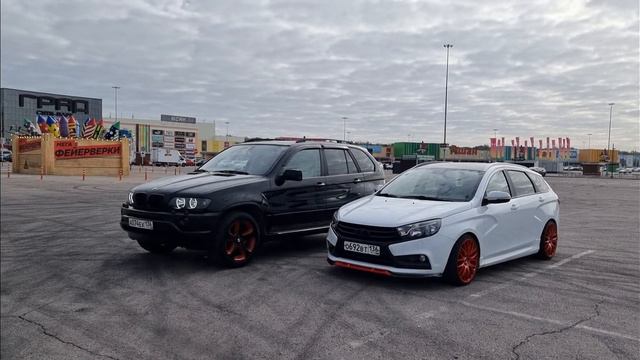 [downloader.vevioz.com] BMW X5 E53 и LADA VESTA SW смотреть онлайн