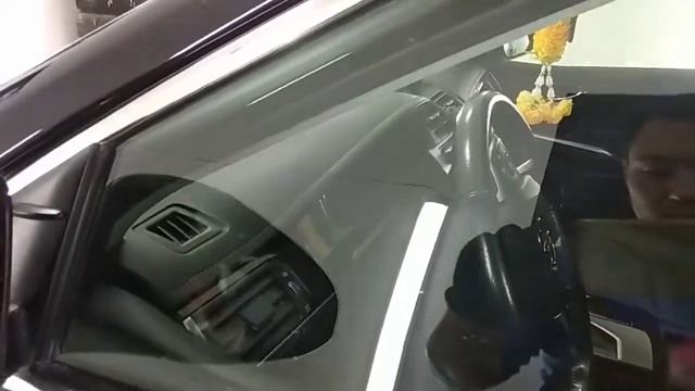 Полировка стекла на автомобиле Toyota Camry компанией Garage19 смотреть онлайн