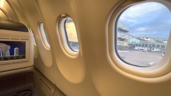 TURKISH AIRLINES A330 Business Class【4K Trip Report Paris to Istanbul】Great Food, What Else?