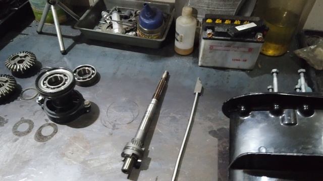 Suzuki DF 9.9/15/20А (инжекторный). Полный разбор редуктора. смотреть онлайн