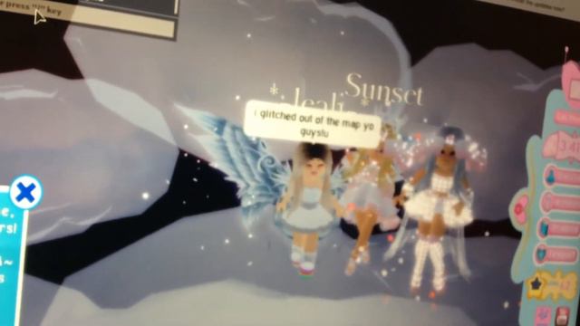 Glitches out of the principals office in royals high on my alt XD thanks to these two смотреть онлайн