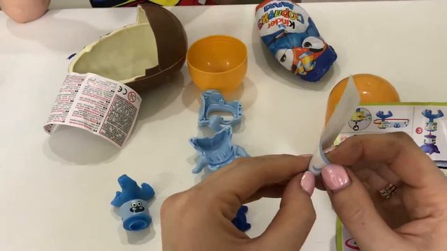 Kinder Maxi Открываем большое яйцо сюрприз Киндер Макси