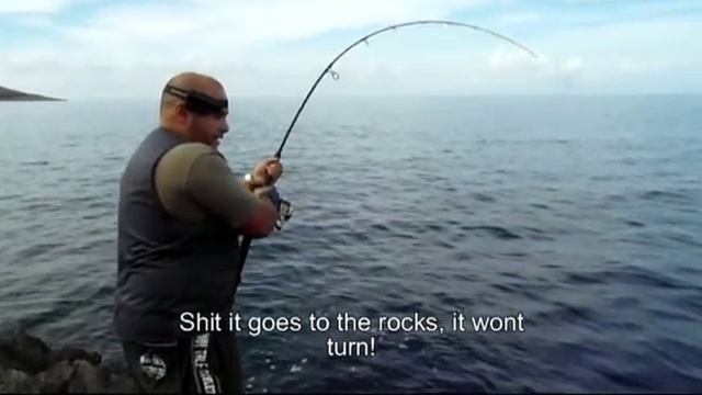 Shore Jigging fight with a Bad Ass Amberjack! Feat. ZENAG Muthos 96 The Mid Game Power смотреть онлайн