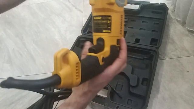 перфоратор Dewalt D25143K смотреть онлайн