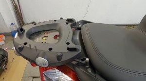 Самый БОЛЬШОЙ кофр на скутер!