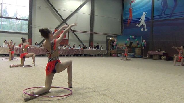 Групповое упражнение, 5 обручей, 2004-2005 СК"Ижорец" смотреть онлайн