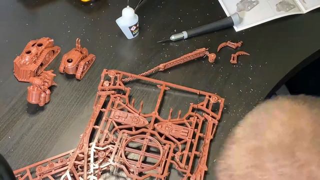 Assembly Stage of Warhammer 40k Kill Team Killzone: Sector Munitorum Environment Expansion. смотреть онлайн