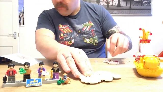 LEGO Ideas 21306 The Beatles Yellow Submarine, Time Lapse build смотреть онлайн