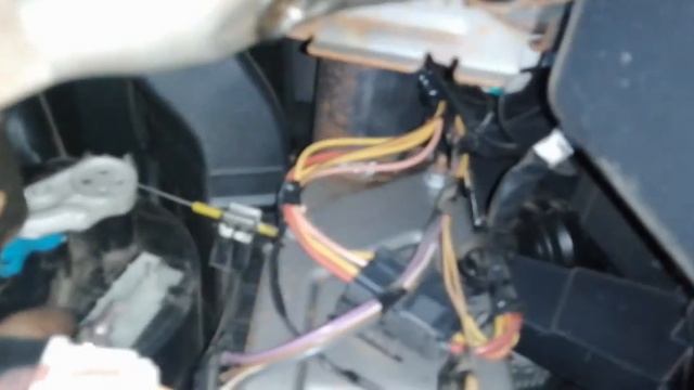 Рено логан. Скорости вентилятора не работают, только четвертое положение, резистор печки