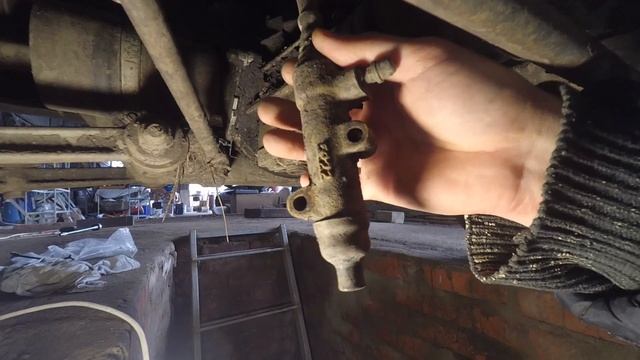 Как снять рабочий цилиндр сцепления нива 2121 смотреть онлайн