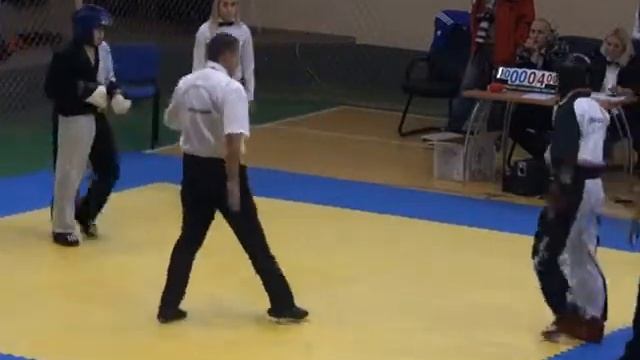 Колбин - Воложанин 1.1 ПОИНТ 23.10.15 Кубок г.Симферополь по кикбоксингу WAKO смотреть онлайн