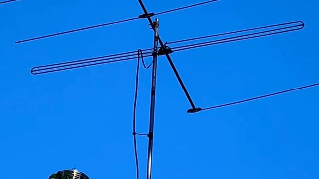 Vintage Low-VHF Yagi TV Antenna смотреть онлайн