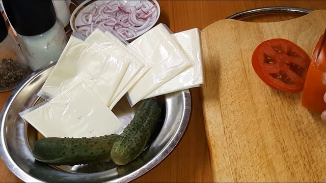 Зачем нужен Макдак, если есть мангал! Супер бургер🍔 с котлетой на огне 🔥 смотреть онлайн