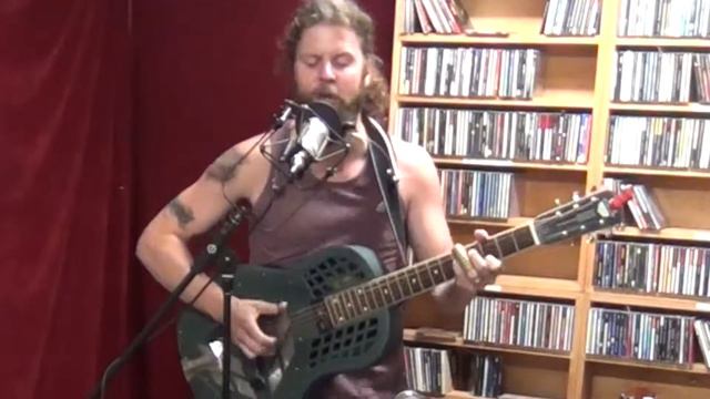 Micah Scott - Little Acorns - WLRN Folk Music Radio смотреть онлайн