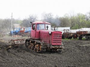Tractor DT 75 cultivation /// Трактор ДТ 75