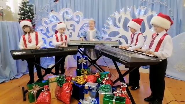 Ансамбль ЮниАкс г Иркутск Автор Джеймс Лорд Пьерпонт Название Jingle Bells смотреть онлайн