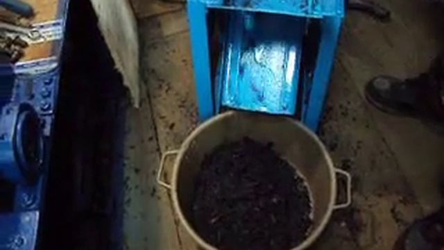 Измельчитель резины в СОЛОМКУ смотреть онлайн