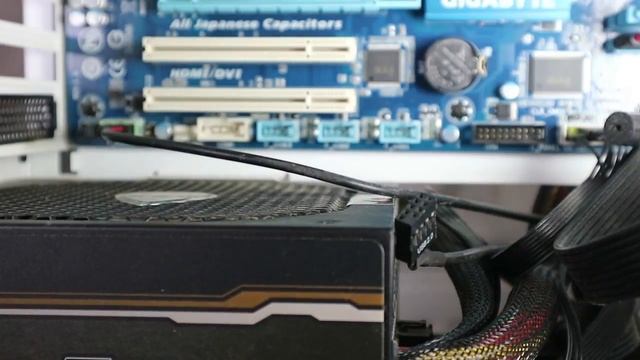How to Connect the USB Front Panel to Your Motherboard смотреть онлайн