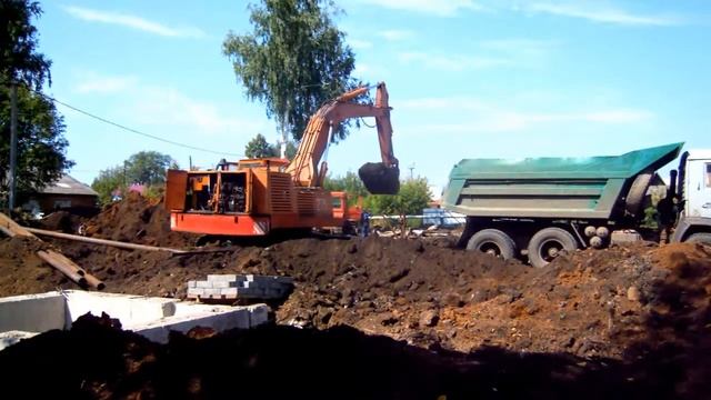 Гусеничный экскаватор ЭО-4124 смотреть онлайн