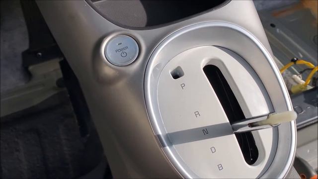 KIA Soul EV-как снять ручку акпп и центральную консоль. смотреть онлайн